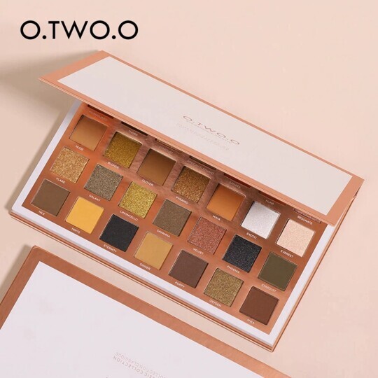 Палитра теней O.TWO.O eye essence palette 28 цветов 35г (арт.SC006)